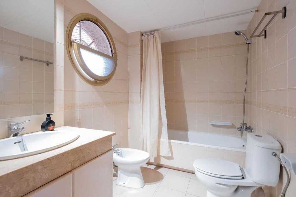 Apartamento En Salou Con 3 Piscinas Junto A Port Aventura Esterno foto