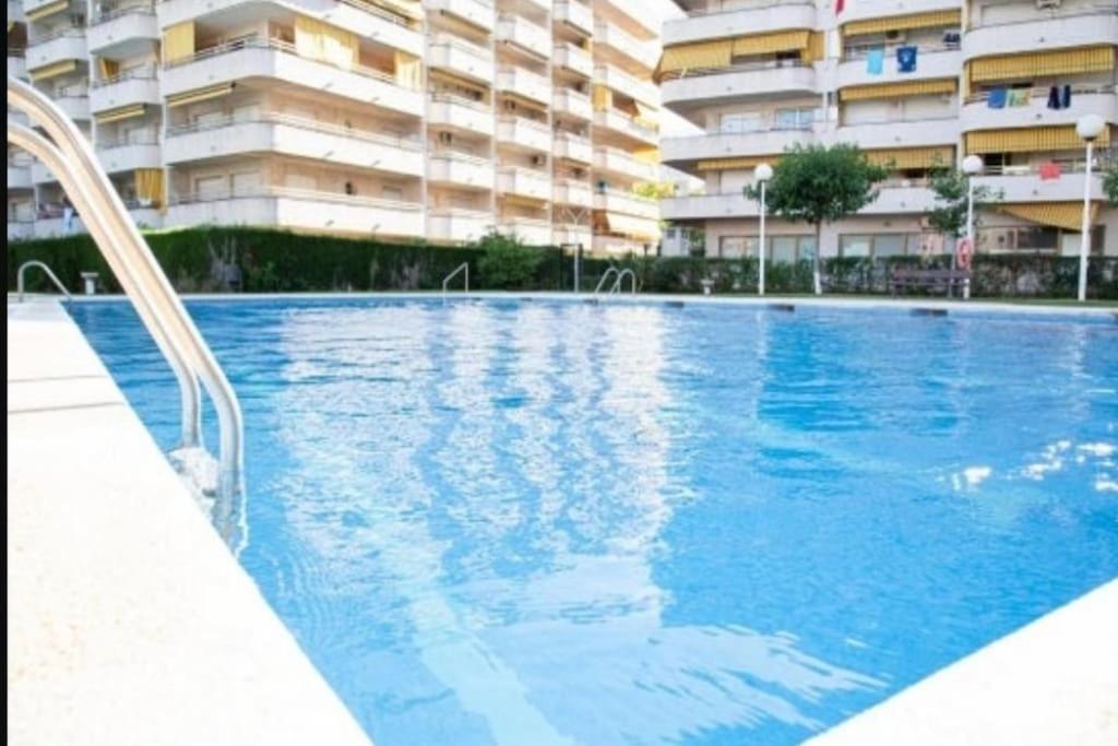 Apartamento En Salou Con 3 Piscinas Junto A Port Aventura Esterno foto