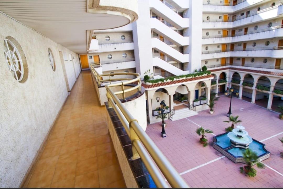 Apartamento En Salou Con 3 Piscinas Junto A Port Aventura Esterno foto