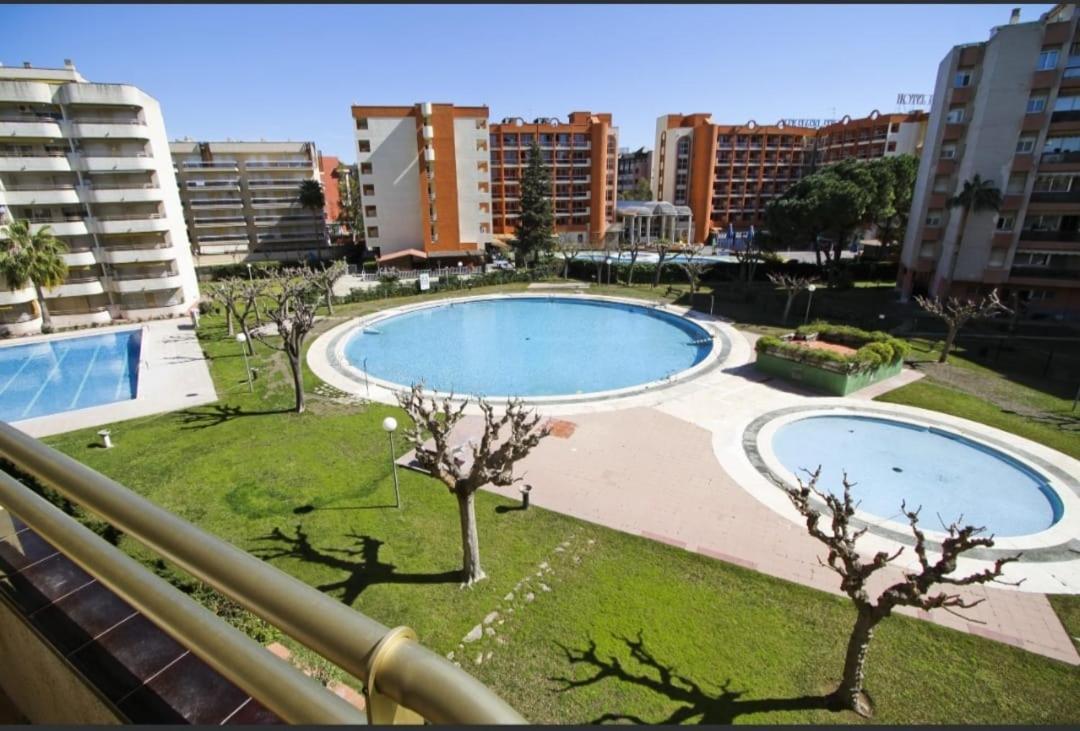 Apartamento En Salou Con 3 Piscinas Junto A Port Aventura Esterno foto